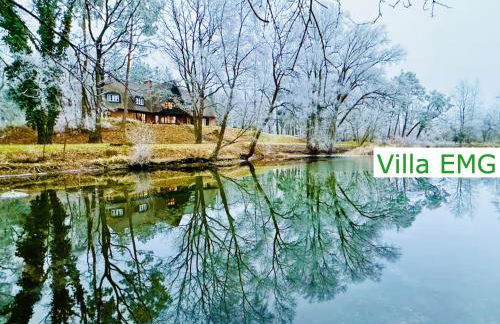 Luxus Ferienhaus Villa EMG München in Moosburg mit Pool, SPA, Kamin, Wald, See für Familien Gruppen bis 24 Personen - Foto 3