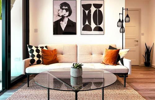 Spacious 1-Bedroom Apartment near Kew Gardens with Balcony & Parking - Foto 2