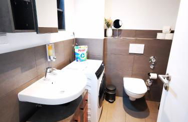 HH 03 by ROCKCHAIR - SUPERHOST Status - Modernes Apartment mit sonnigem Balkon & premium Boxspringbetten in Winterhude - Hamburg Top Geheimtipp - Foto 51