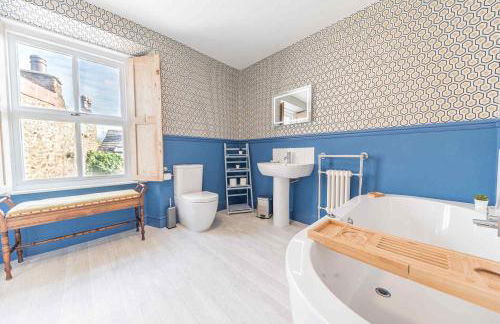 Tastefully decorated, family friendly property, central Kirkby Lonsdale, parking and EV charger - Photo 27