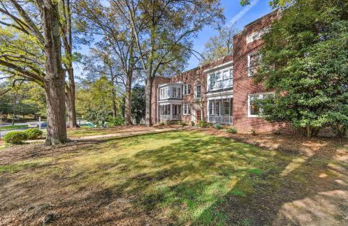 Luxurious Myers Park Living with Screened Porch - Foto 27