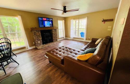 Smokies Hill Top Cabin Mountain Views 2 miles to Town Pet Friendly - Foto 18