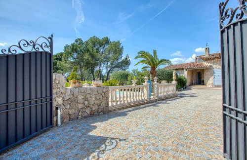 Gîte LES PINS climatisé piscine jardin parking - Foto 3