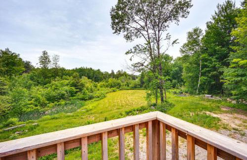 Expansive Wilmot Escape with Deck Near Skiing! - Foto 33