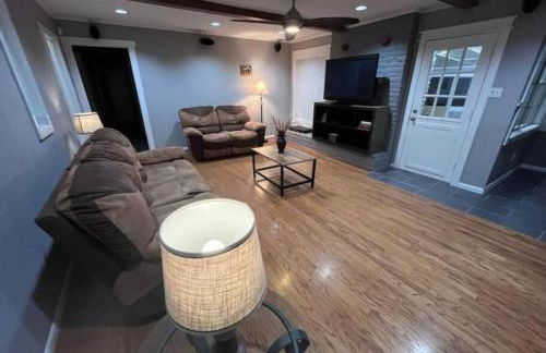 Cozy Escape WGameRoom HSWifi Aprox10Min to NRG - Foto 29