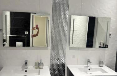 Villa luxueuse et Moderne avec piscine ! - Photo 35