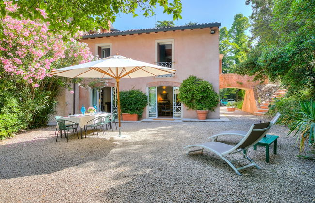 Alberta's Liberty House With Pool - Photo 32