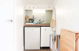 Studio Cosy Rénové au Calme 10min Centre et CHU Métro Commerces à 400m - Foto 14