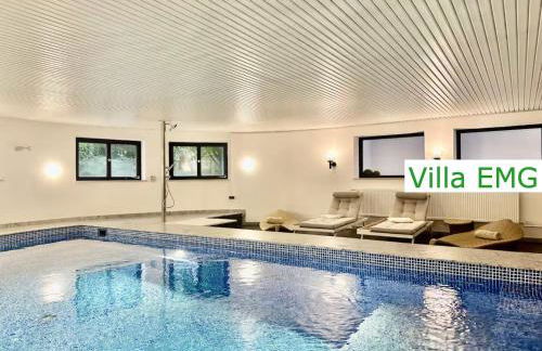 Luxus Ferienhaus Villa EMG München in Moosburg mit Pool, SPA, Kamin, Wald, See für Familien Gruppen bis 24 Personen - Foto 31