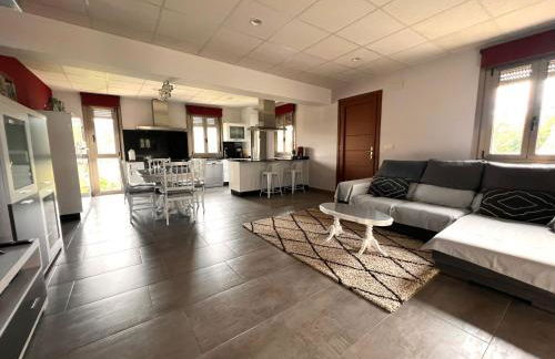 Casa nueva con jardín y wifi en Ribeira Sacra - Foto 1