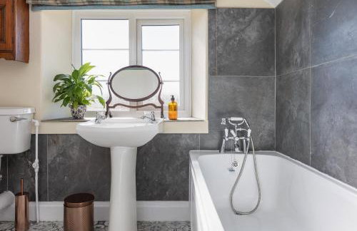 Luxury Farmhouse with Stunning Views and Hot Tub - Foto 40