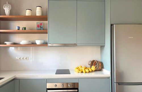 4BR Newly Renovated Retreat Tranquil Coastal Haven - Photo 16