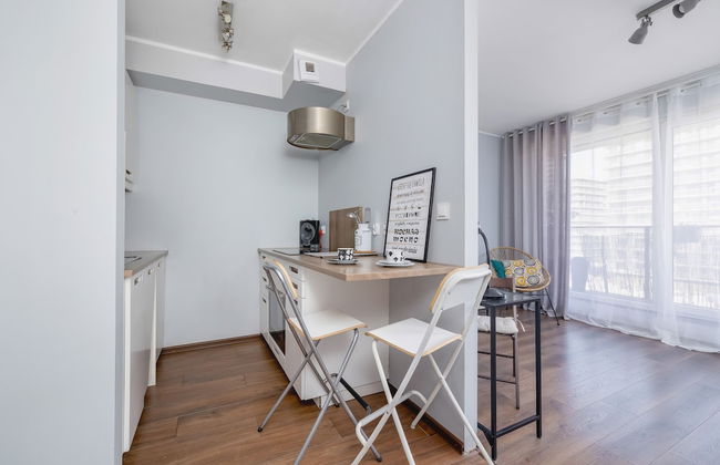 5th Floor Studio in Katowice by Renters - Photo 3