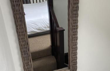 The Stables - Detached Cottage with Private Garden & Hot Tub - Foto 11