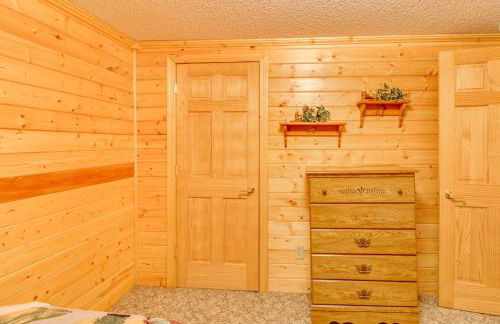 Private Lakefront Emily Home with Yard and Fire Pit! - Photo 33