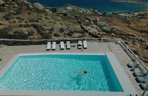 Mykonos Supreme Comfort Suites & Villas - Photo 2