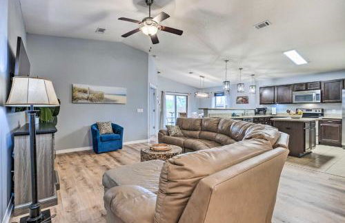 Spacious Navarre Retreat with Fenced-In Yard! - Foto 6