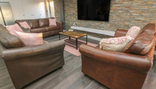 Box Tree Escapes - Photo 2