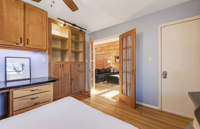 Red Cedar by Avantstay Cabin w/ Hot Tub + Views! - Foto 11