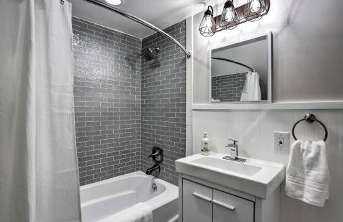 Pet-Friendly Home - half Mi to Downtown Willoughby! - Foto 17