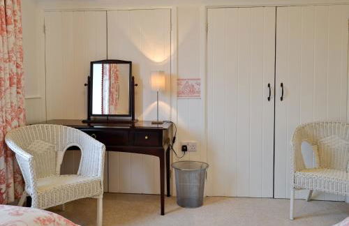 Old School House - Photo 11