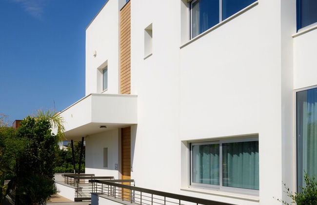 Tranquility Beachfront Villa - Photo 64