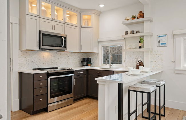 Chic Luxury Retreat in Old Town Walk Everywhere! - Foto 13