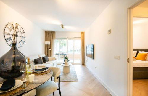 ApoloXIX between beach and harbour - Photo 1