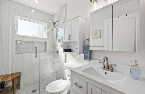 Luxury 1BR Suite Kitchen, Fireplace, Laundry, BBQ - Foto 20