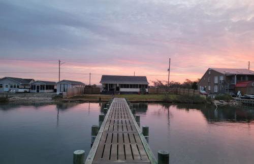 Waterfront home with Private Dock and swimming area, large fenced backyard - Foto 15