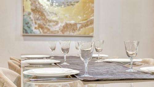 10 sleeps 3bd 2bth house Hot tub free parking - Foto 2