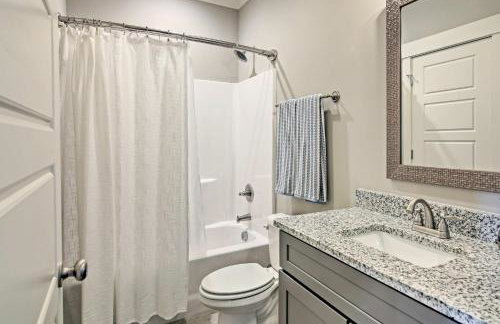 Lake Keowee Home with Balcony and Boat Dock! - Foto 21