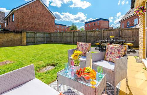 Stunning Riverside 3-Bed Home by 53 Degrees Property in Manchester with Garden & FREE Parking! - Foto 35