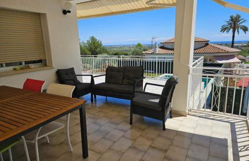 Elegant Villa in Benicarló with Private Pool - Photo 4