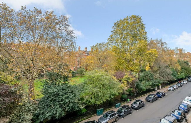 Knightsbridge Flat 3 Bed - Photo 11