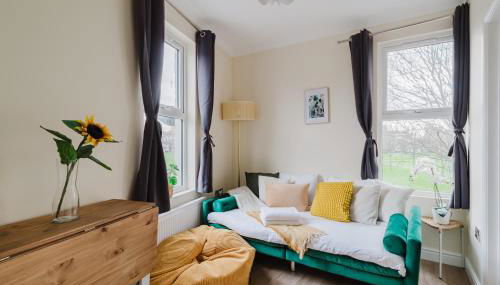 Modern Cosy Corner Flat 3 bed and loft sleep 7 people - Foto 3