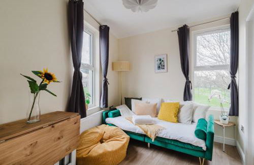 Modern Cosy Corner Flat 3 bed and loft sleep 7 people - Foto 3