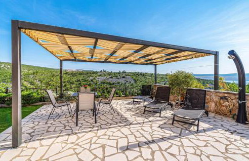 Awesome Home In Modric - Photo 15