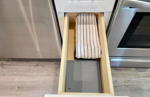 Downtown-King Bed-Top Floor-Parking-Wi-Fi - Foto 24