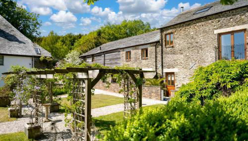 East Trenean Farm Cottages -4 Luxury Cornish Cottages sleeping 20 with hot tubs, private gardens, rural views and EV facilities - Foto 1