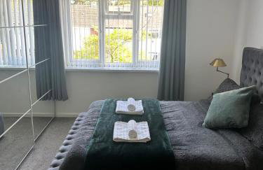 The Coral Suite - 2 Bedroom Apartment with 5G Wi-Fi in Lakeside, Cardiff minutes from Roath Park Lake - Foto 3