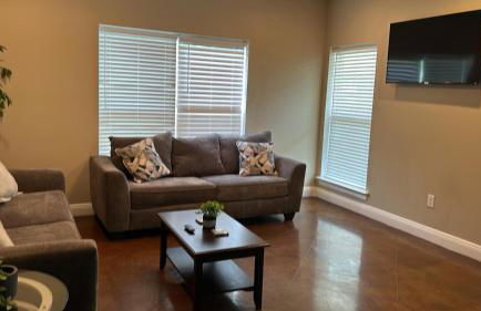 Quiet 3BR Escape, 4 TVs, Kitchen, Parking -F- - Foto 21