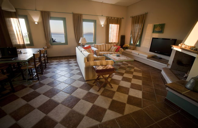 Electra Beachfront Villa - Photo 28