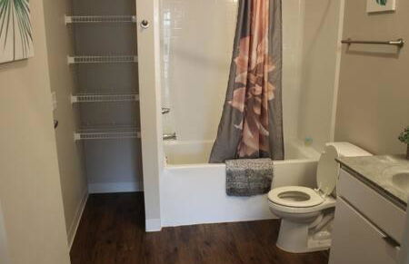 4 mi to Jack Thrice Stadium + hot tub - Foto 18