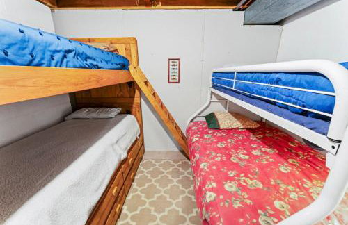 5 BR lakefront home with swim dock bunk room High Speed WiFi - Foto 26