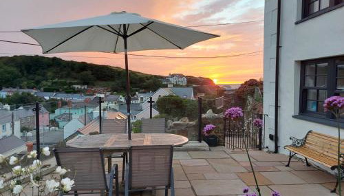 Ocean View Apartment with Sea Views & Terrace, Little Haven - Foto 2