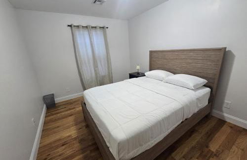 Stylish 3BR Retreat Near EWR Airport NYC Hub - Foto 43