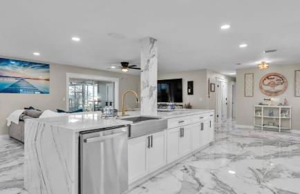 Lake, Pool, HotTub, Game Room, 8 Beds, Sleeps 17 - Foto 57