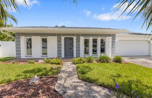 Relaxing Coastal Comfort - Heated Pool - Photo 14