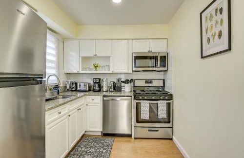 Walk to Public Transit Apt Next to Lincoln Park - Photo 12